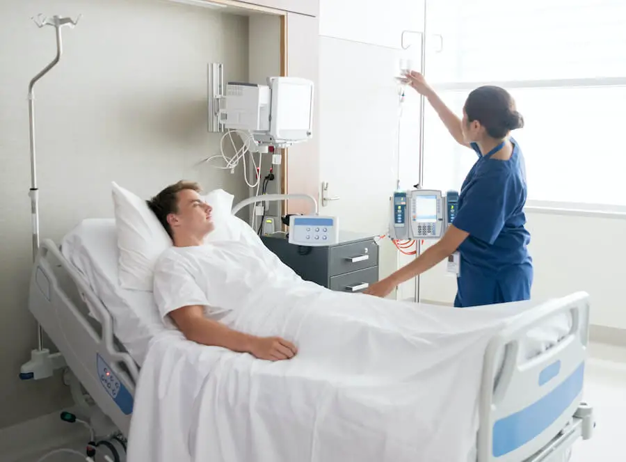 Can a CNA work in a hospital?