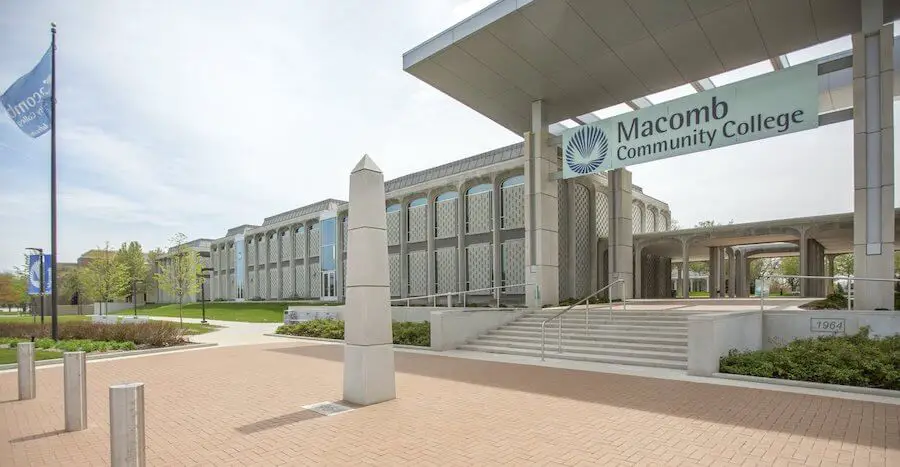 Macomb Community College (MCC) CNA Classes in Michigan